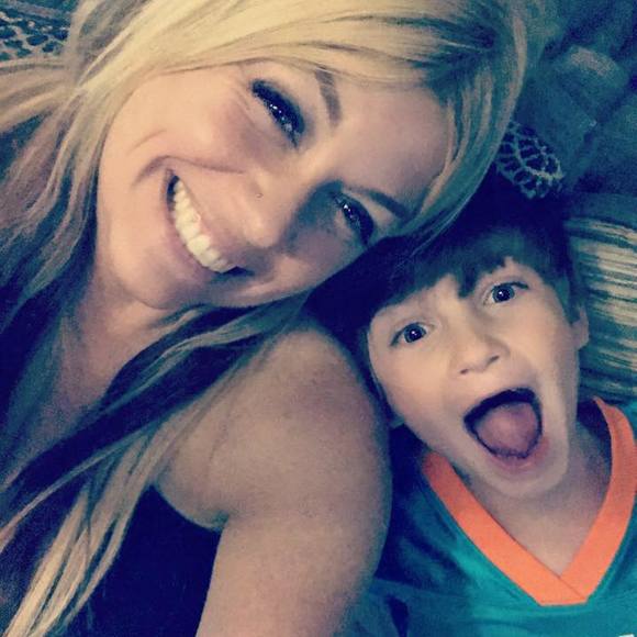 Meet your Posher, Jennifer - Picture 1 of 1